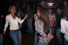 185-1 - Noisy Neighbors Band at Lindey's on Lake Beulah