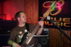 100_0499 - Noisy Neighbors Band at Lindey's on Lake Beulah