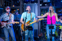 Vino-etc-oconomowoc-Noisy-Neighbors-Band-DSC01532-20240412