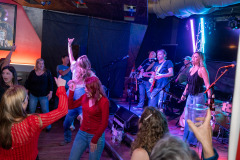 Maddys-Bar-and-Music-Lounge-Waukesha-WI-Noisy-Neighbors-Band-DSC02030-20240426
