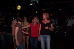 503-1Noisy Neighbors Band at Mo's Irish Pub in Wauwatosa
