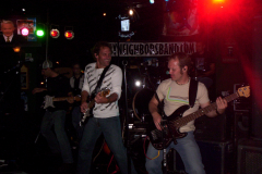 504-1Noisy Neighbors Band at Mo's Irish Pub in Wauwatosa