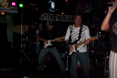 508-1Noisy Neighbors Band at Mo's Irish Pub in Wauwatosa