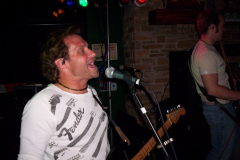 511-1Noisy Neighbors Band at Mo's Irish Pub in Wauwatosa