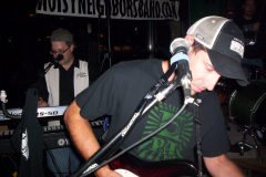 516-1Noisy Neighbors Band at Mo's Irish Pub in Wauwatosa