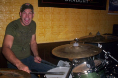 100_1813 - Noisy Neighbors Band at Mo's Irish Pub Downtown Milwaukee
