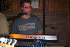 553-1 - Noisy Neighbors Band at Lindey's on Lake Beulah in East Troy