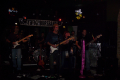 1046-1- Noisy Neighbors Band at Mo's Irish Pub in Wauwatosa
