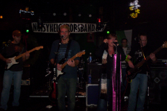 1049-1- Noisy Neighbors Band at Mo's Irish Pub in Wauwatosa