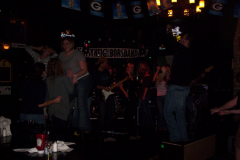 1052-1- Noisy Neighbors Band at Mo's Irish Pub in Wauwatosa