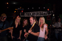 1056-1- Noisy Neighbors Band at Mo's Irish Pub in Wauwatosa